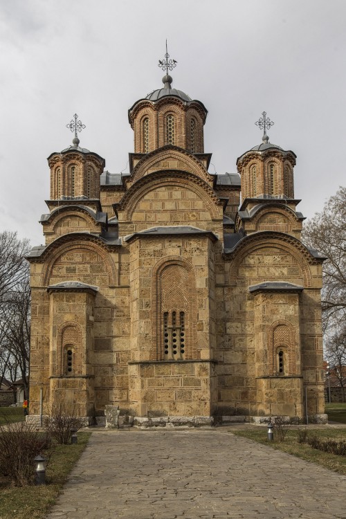 Монастырь Грачаница. Собор Успения Пресвятой Богородицы, Грачаница (АК Косово и Метохия, Косовский округ, Сербия). фасады, восточный фасад