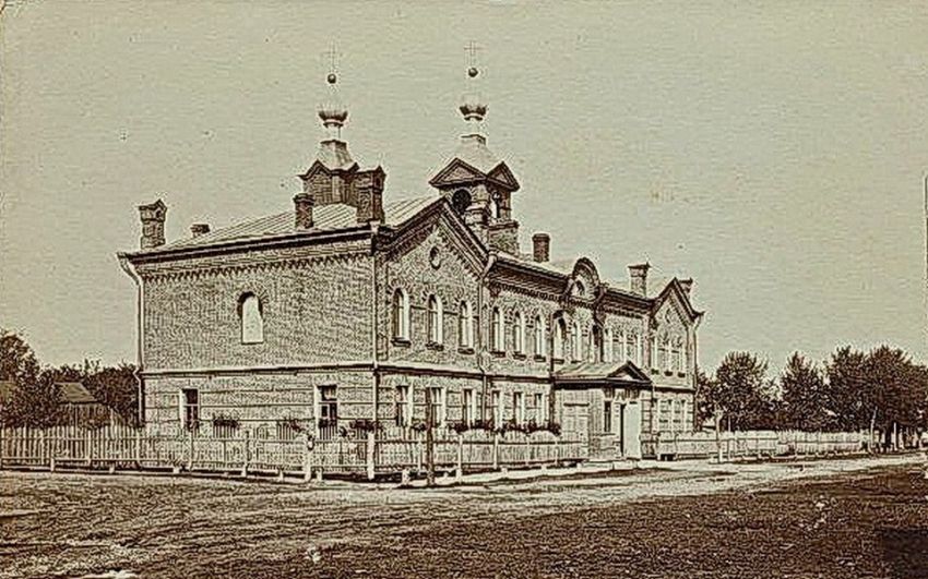 Боровичи. Церковь-школа Сергия Радонежского. архивная фотография