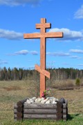 Церковь Рождества Пресвятой Богородицы, Крест на месте церкви, вид на восток.<br>, Кочмас, урочище, Плесецкий район, Архангельская область