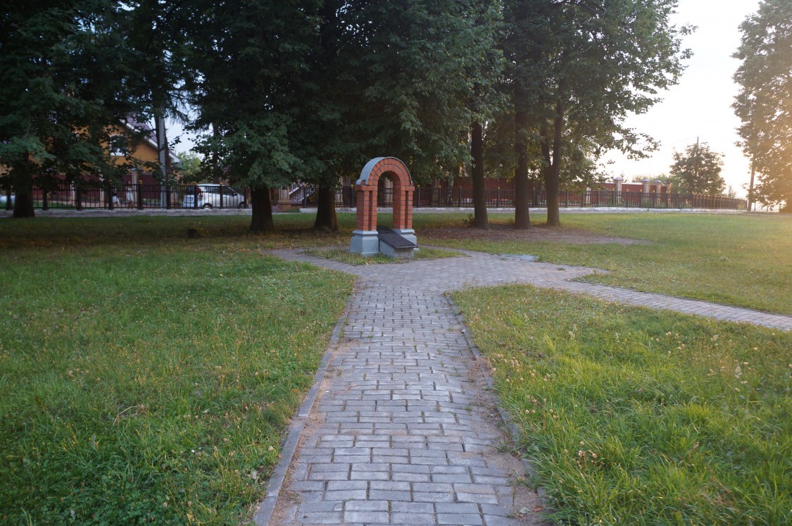 Собор Троицы Живоначальной, Городец (Городецкий район, Нижегородская область). дополнительная информация, памятный знак на месте расположения разрушенного храма