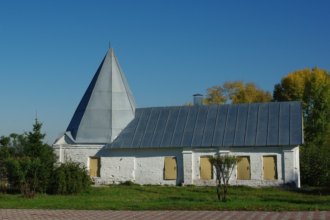 Городец. Собор Троицы Живоначальной. фасады, Угловая башня монастырской стены