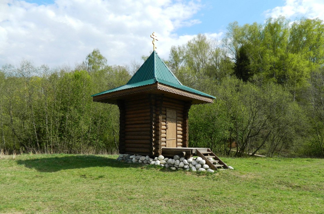 Неизвестная часовня, Лучинское (Истринский городской округ и ЗАТО Восход, Московская область). общий вид в ландшафте