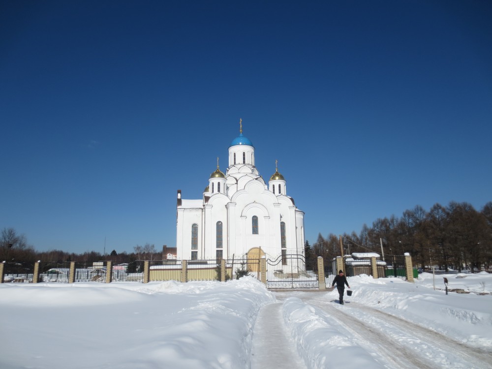 Горки Ленинские. Церковь Первосвятителей Московских. фасады