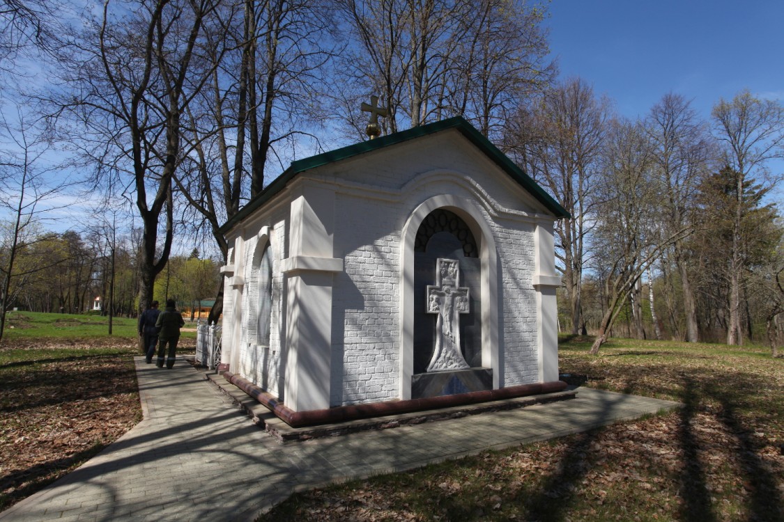 Часовня-усыпальница Леонтьевых (новая), Воронино (Ростовский район, Ярославская область). фасады