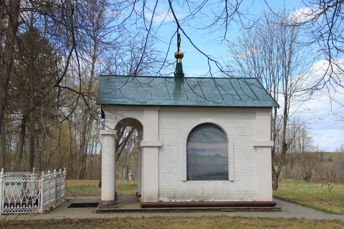 Воронино. Часовня-усыпальница Леонтьевых (воссозданная). фасады