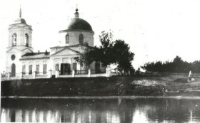 Павлово. Церковь Трех Святителей