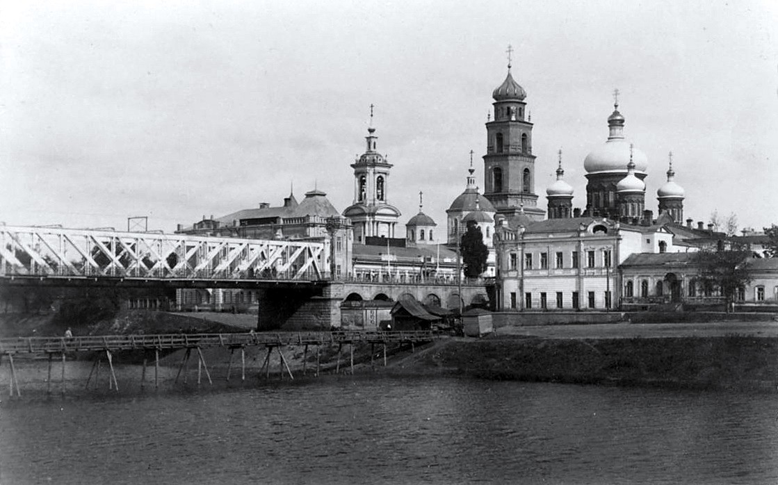 Орёл. Церковь Покрова Пресвятой Богородицы. архивная фотография, Правый берег Оки у Мариинского моста, из серии открыток