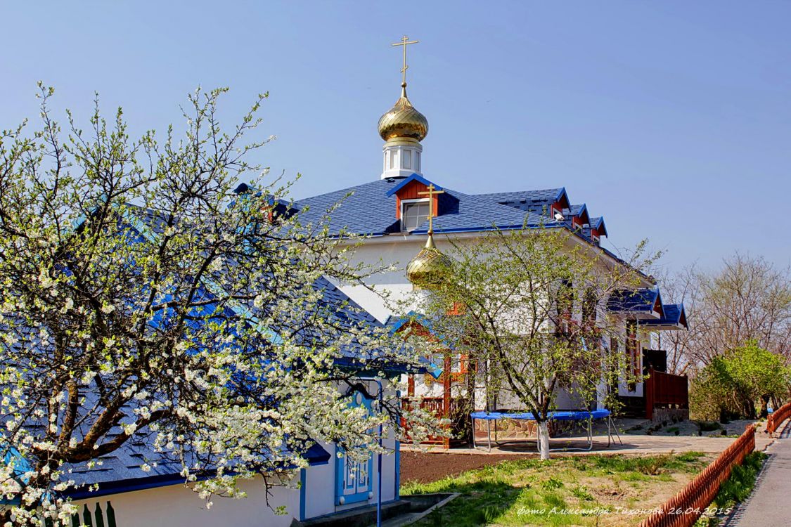 Старозолотовский. Церковь Остробрамской иконы Божией Матери. фасады, Православный центр