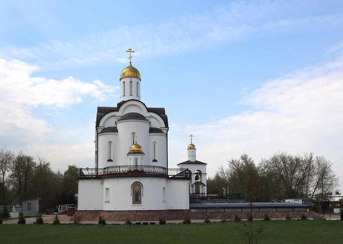 Вид с северо-востока, общий вид в ландшафте. Церковь Матроны Московской, Ногинск (Богородский городской округ, Московская область)