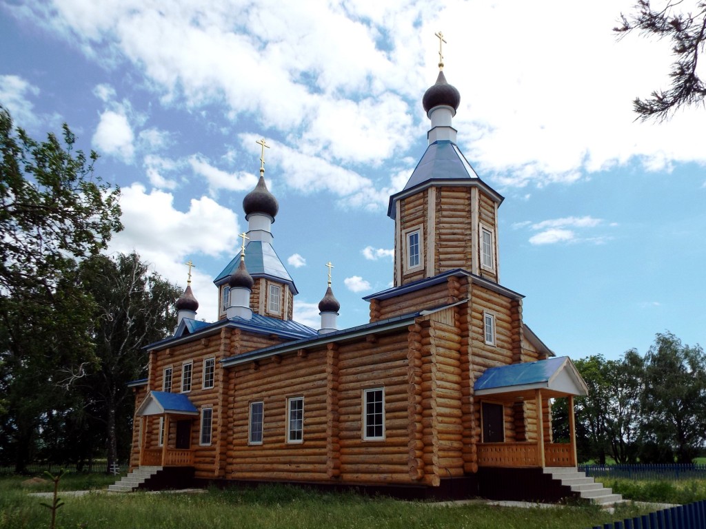 Церковь Троицы Живоначальной (новая), Крещёные Казыли (Рыбно-Слободский район, Республика Татарстан). фасады