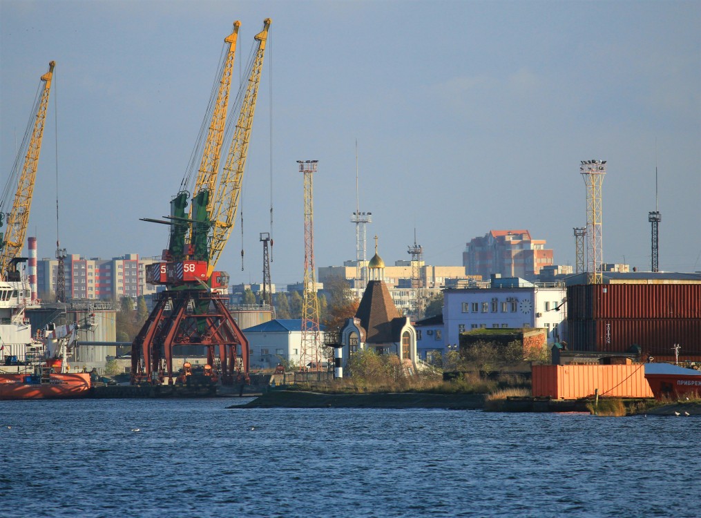 Церковь Николая Чудотворца в Морском торговом порту, Калининград (Калининградский городской округ, Калининградская область). общий вид в ландшафте, Вид от мукомольного завода