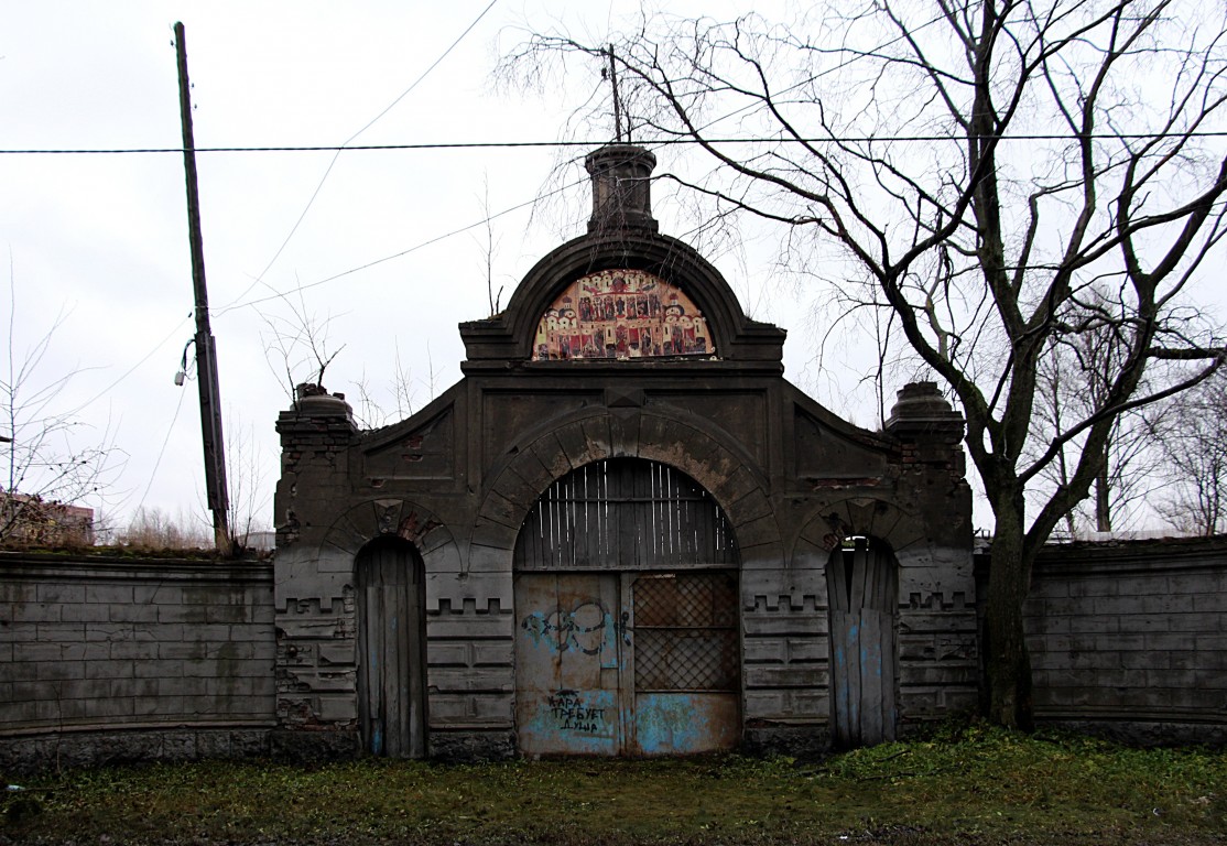 Церковь Покрова Пресвятой Богородицы на Громовском старообрядческом кладбище, Московский район (Санкт-Петербург, г. Санкт-Петербург). дополнительная информация, Сохранились лишь ворота.