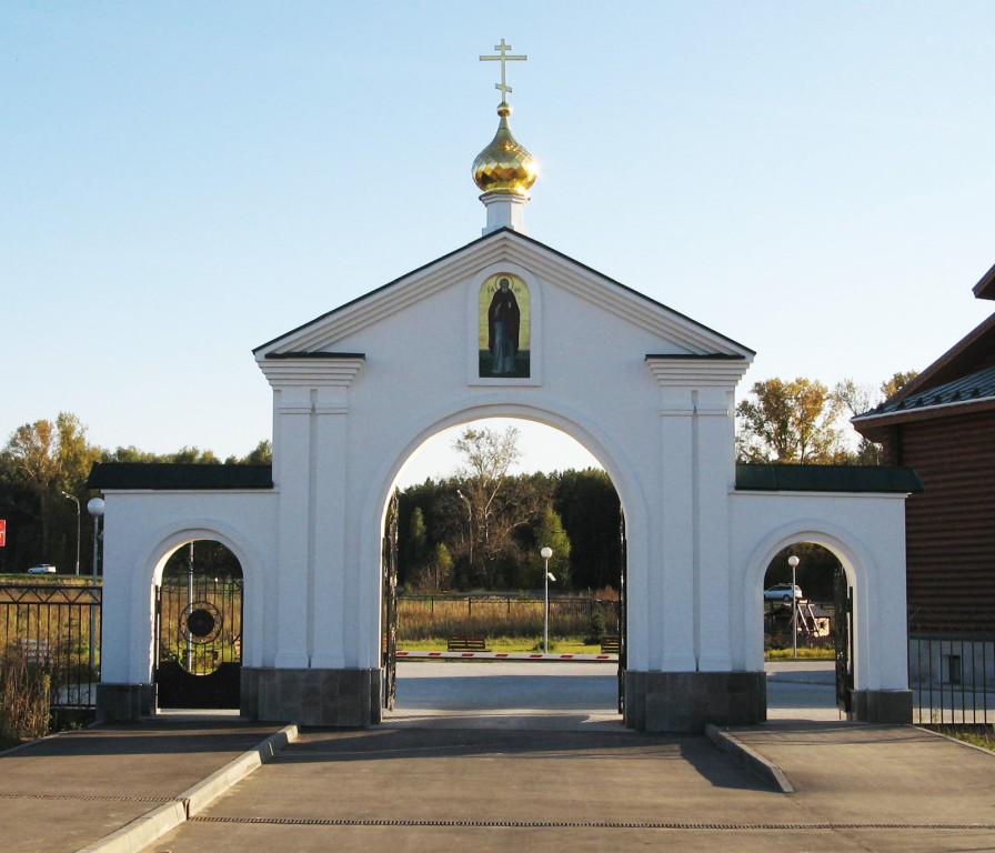 Церковь Сергия Радонежского, Кстово (Кстовский район, Нижегородская область). дополнительная информация, Главные врата церковной ограды