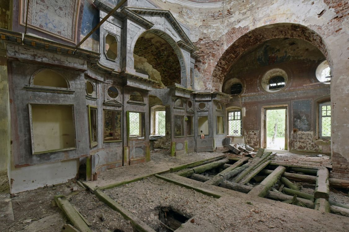 Церковь Сретения Господня в Зашугомье, Сретенье, урочище (Солигаличский район, Костромская область). интерьер и убранство, Юго-восточная сторона основного объема