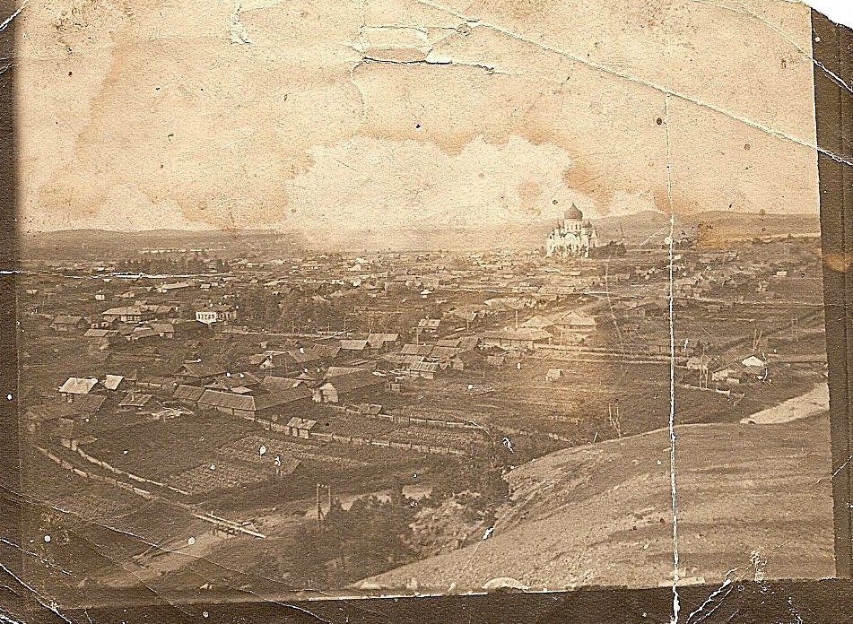 Церковь Вознесения Господня, Полевской (Полевской (Полевской ГО), Свердловская область). архивная фотография, В панораме посёлка Вознесенский храм выглядел просто громадным!!! Архивное фото, 1900 год