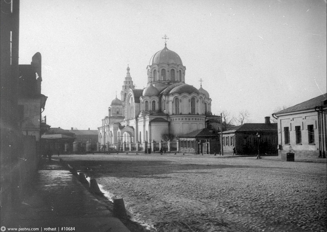 Церковь Казанской Иконы Божией Матери  у Калужских ворот, Якиманка (Центральный административный округ (ЦАО), г. Москва). архивная фотография, Церковь Казанской Богородицы фото 1886-1912 год. с сайта http://oldmos.ru/old/photo/view/10684