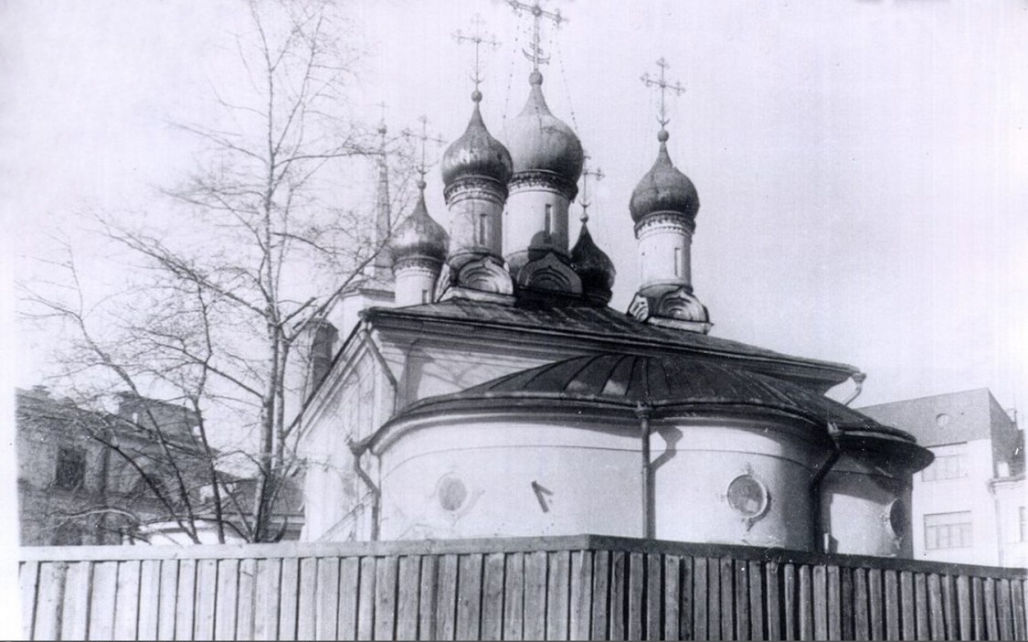 Хамовники. Церковь Воскресения Словущего на Остоженке. архивная фотография, 1933 год с сайта http://www.retromap.ru/show_pid.php?pid=57939