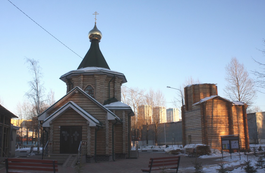 Подрезково. Церковь Петра и Февронии. общий вид в ландшафте