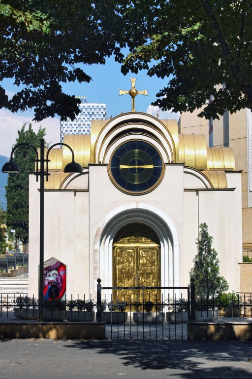 Кафедральный собор Воскресения Христова, Тирана (Албания, Прочие страны). архитектурные детали, часовня собора