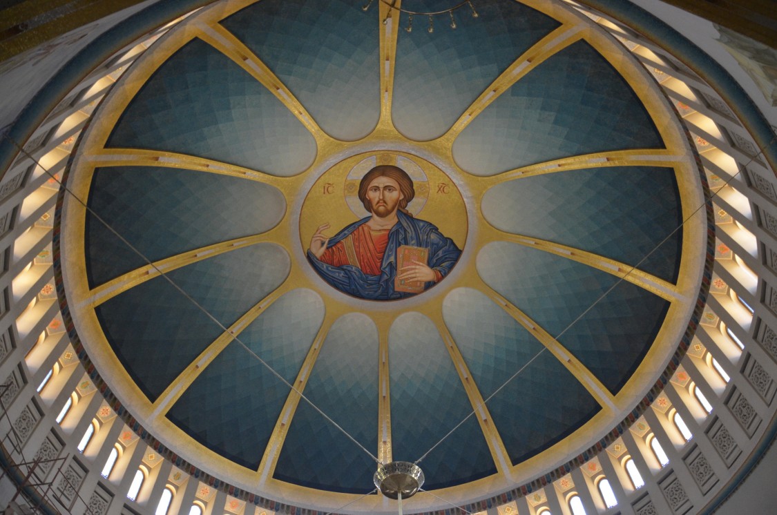 Кафедральный собор Воскресения Христова, Тирана (Албания, Прочие страны). интерьер и убранство