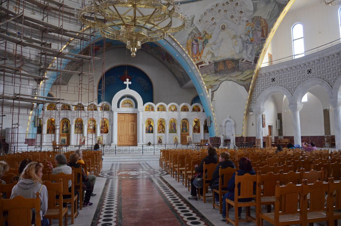 Кафедральный собор Воскресения Христова, Тирана (Албания, Прочие страны). интерьер и убранство