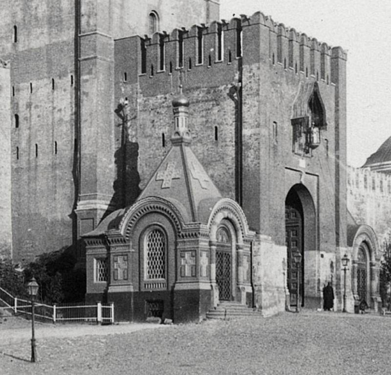 Кремль. Часовня Великого Совета Откровение у Спасских ворот, Тверской (Центральный административный округ (ЦАО), г. Москва). архивная фотография, 1882-1896 годы Фот. Барщевский И. Ф.