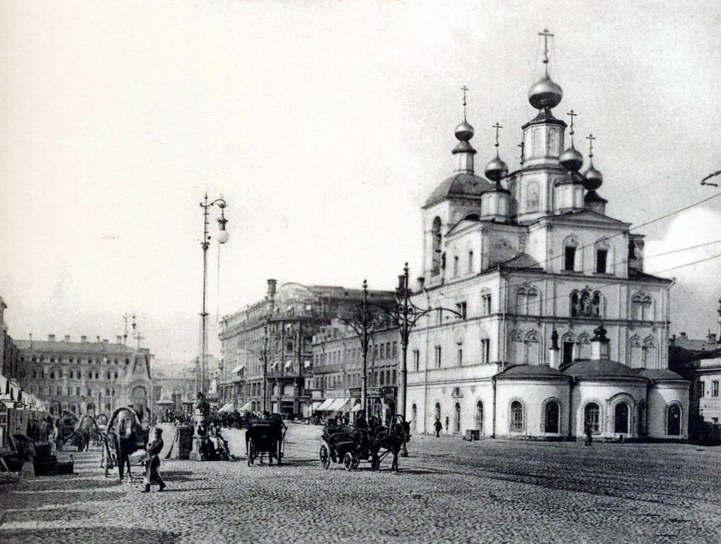 Церковь Параскевы Пятницы в Охотном ряду, Тверской (Центральный административный округ (ЦАО), г. Москва). архивная фотография, 1906—1910 год с https://pastvu.com