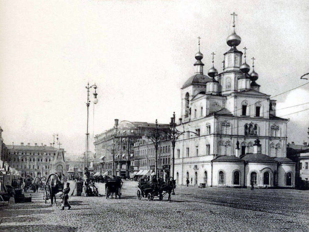 Тверской. Церковь Параскевы Пятницы в Охотном ряду. архивная фотография, 1906—1910 год с https://pastvu.com