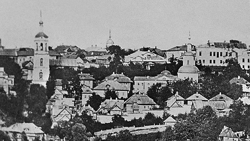 Казанский монастырь (старый). Колокольня, Калуга (Калуга, город, Калужская область). архивная фотография, Вид с правого берега реки Оки на фото конца 19 века из архива епархии. Колокольня собора - слева, собор - справа.