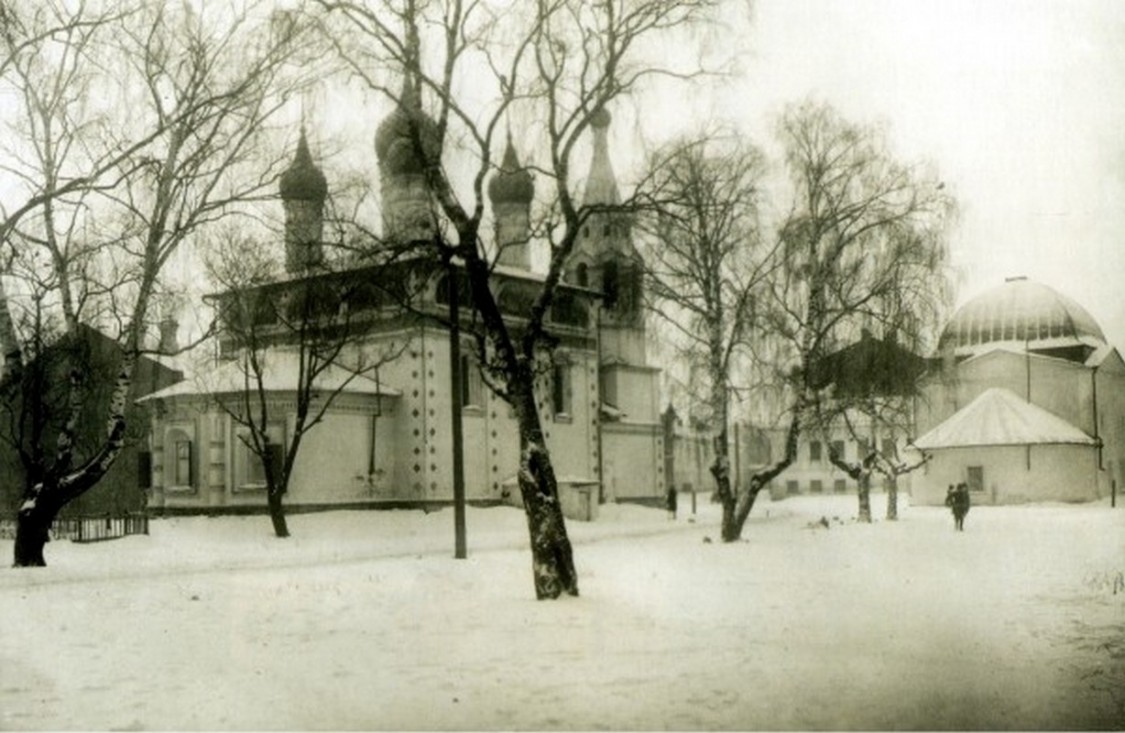 Ярославль. Церковь Всех Святых Всехсвятского прихода. архивная фотография, Церковь Всех Святых. На втором плане церковь Жен Мироносиц 