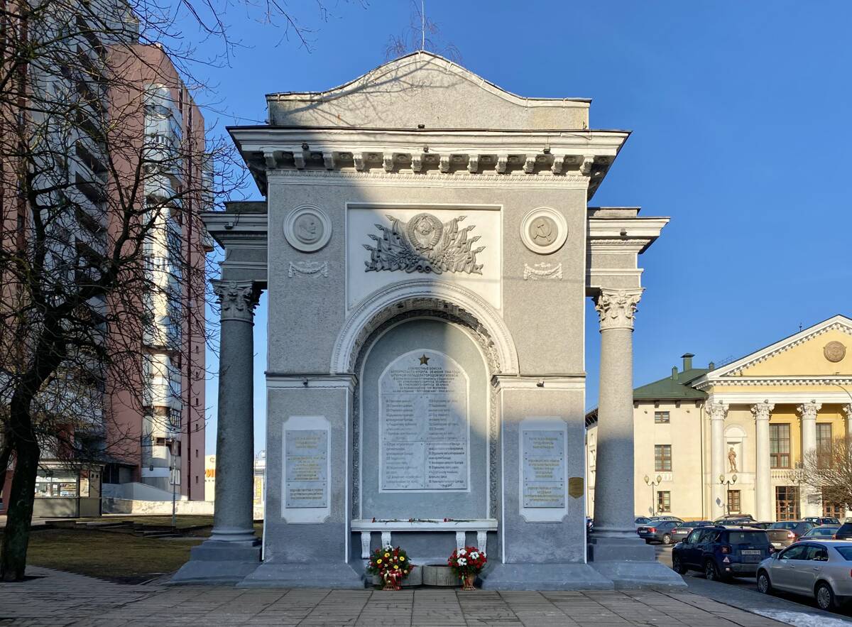 Собор Иосифа Обручника, Могилёв (Могилёв, город, Беларусь, Могилёвская область). дополнительная информация, Сохранившаяся от собора арка
