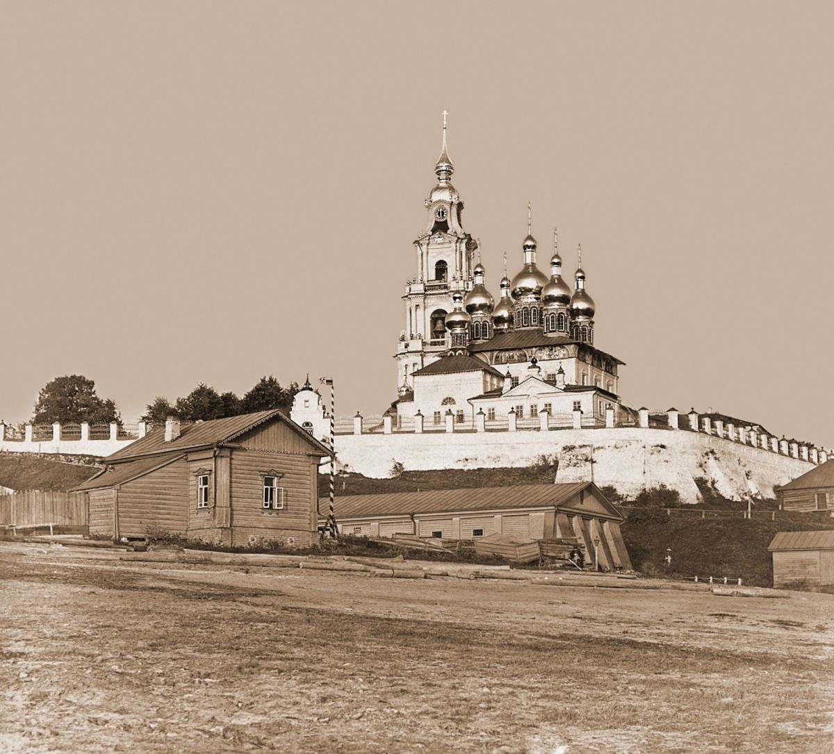 Кострома. Кремль. архивная фотография, Вид на Костромской кремль от реки Волги. Фото выполнено в 1890-е годы.