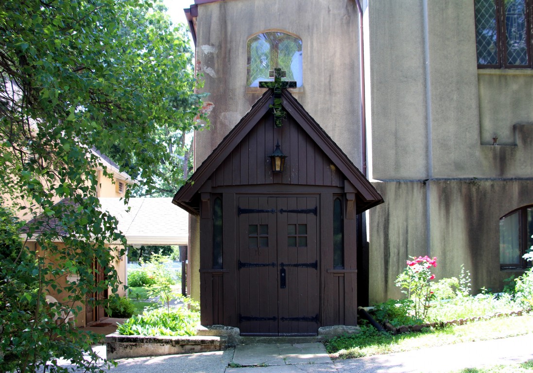 Церковь Казанской иконы Божией Матери, Ньюарк (Нью-Джерси, США). архитектурные детали
