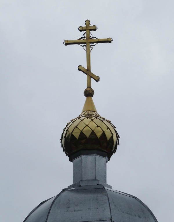 Пантелеимоновский женский монастырь, Браслав (Браславский район, Беларусь, Витебская область). архитектурные детали, Глава и крест домовой церкви во имя Святого великомученика и целителя Пантелеимона