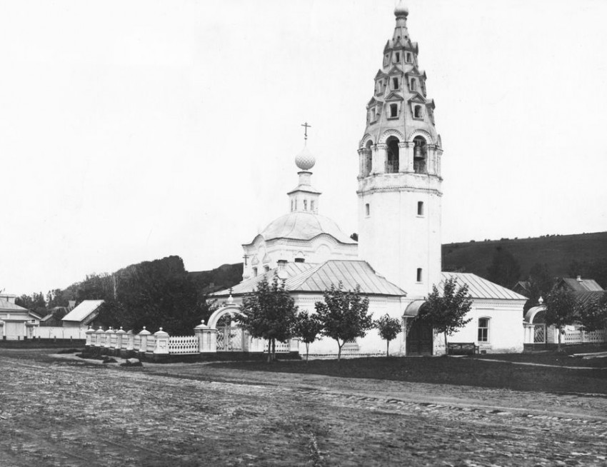 Церковь Варвары великомученицы, Галич (Галичский район, Костромская область). архивная фотография, 1900—1917 год фото с сайта http://photo.galich.com/postcards.php?image_id=513