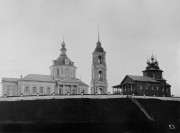 Церковь Воскресения Словущего, Ансамбль Старогеоргиевского погоста: Георгиевская церковь (1804), колокольня (н. XIX в.) и Воскресенская церковь (1783 г.). Фото с сайта http://old-churches.ru/so_026.htm<br>, Старый Георгий, урочище, Галичский район, Костромская область