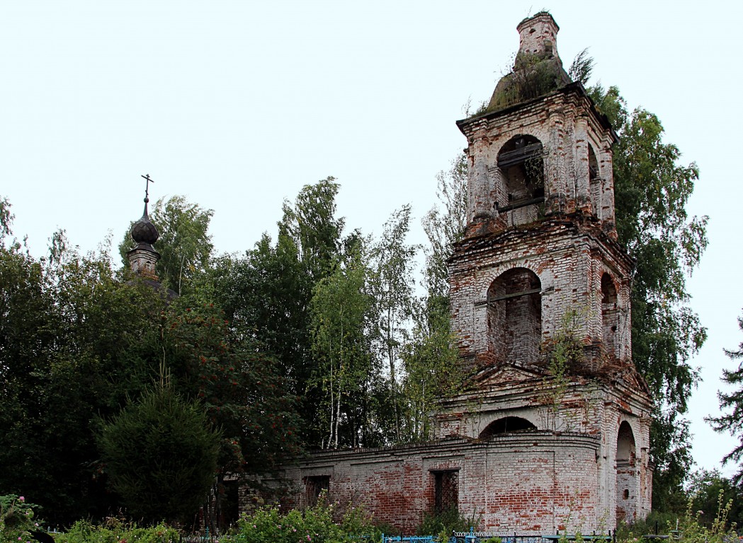 Церковь Троицы Живоначальной, Троицкое-на-Вёксе, урочище (Буйский район, Костромская область). фасады