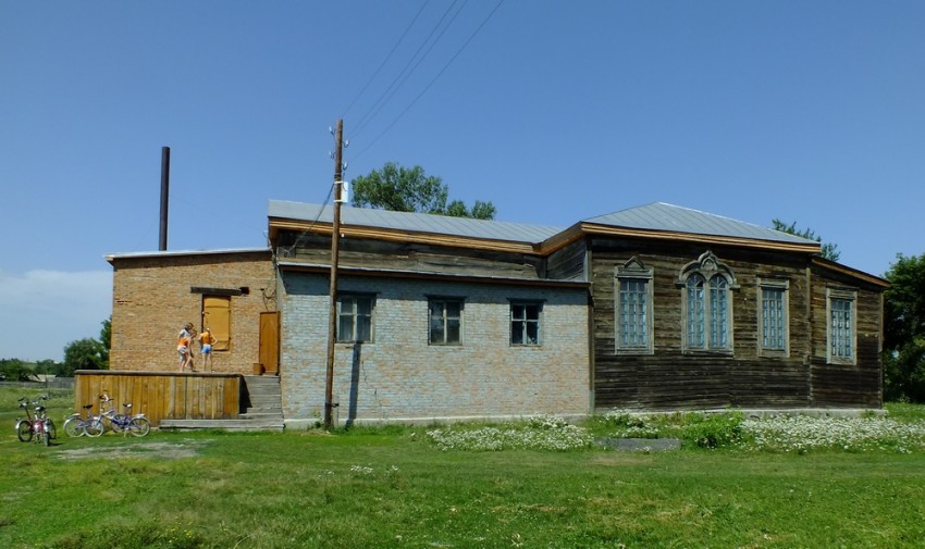 Церковь Иоанна Предтечи (старая), Солоновка (Смоленский район, Алтайский край). общий вид в ландшафте