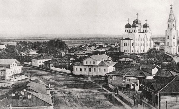 Собор Стефана Пермского, Сыктывкар (Сыктывкар, город, Республика Коми). архивная фотография, Вид со стороны реки Сысола. Начало 20 века. источник : http://www.nbrkomi.ru/local_lore/eto_interesno/arhiv_faktov_1/