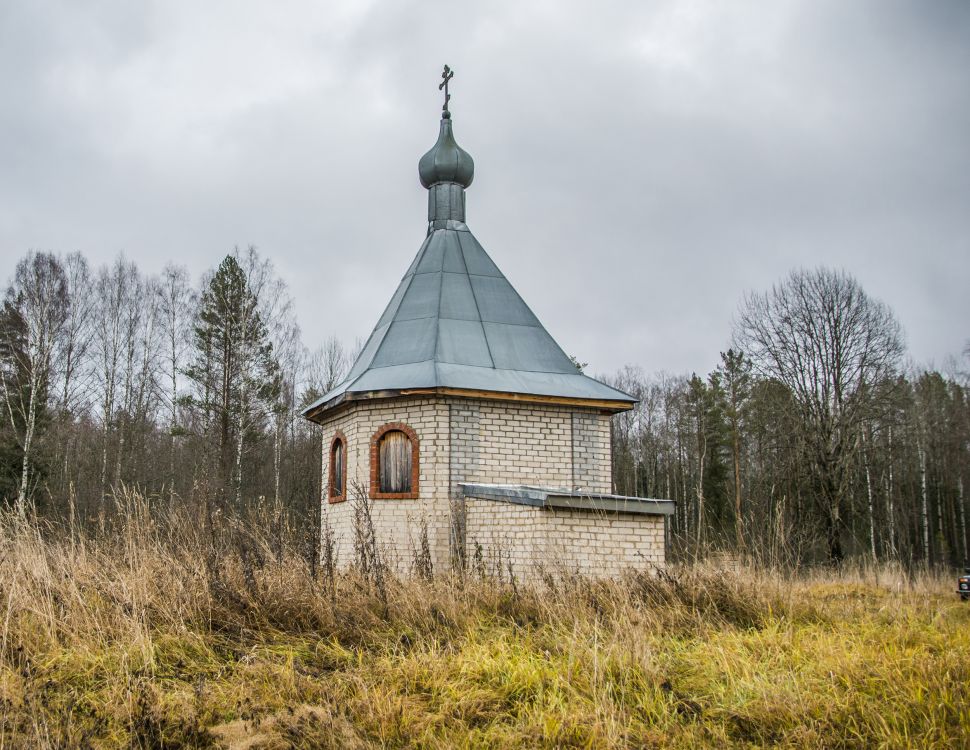 Часовня Спаса Нерукотворного Образа, Усовы (Оричевский район, Кировская область). документальные фотографии, Усовы. Часовня Спаса Нерукотворного Образа. Вид сбоку