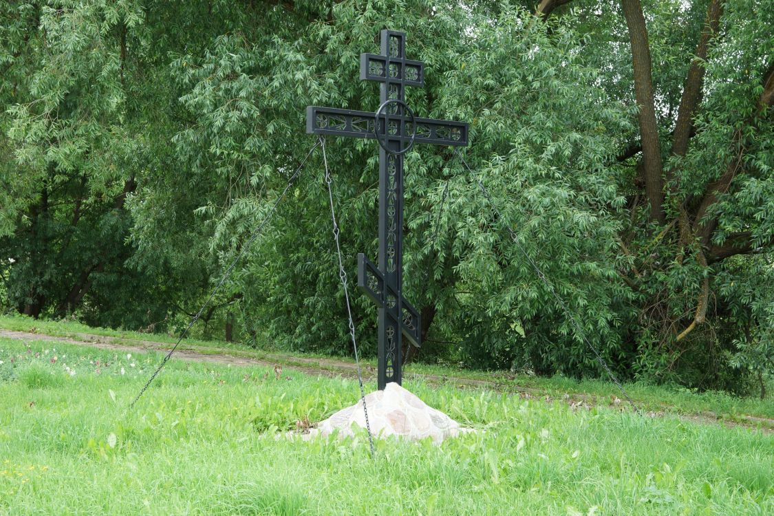 Церковь Сергия Радонежского, Переславль-Залесский (Переславский район и г. Переславль-Залесский, Ярославская область). дополнительная информация, Крест на месте Троице-Сергиевской церкви