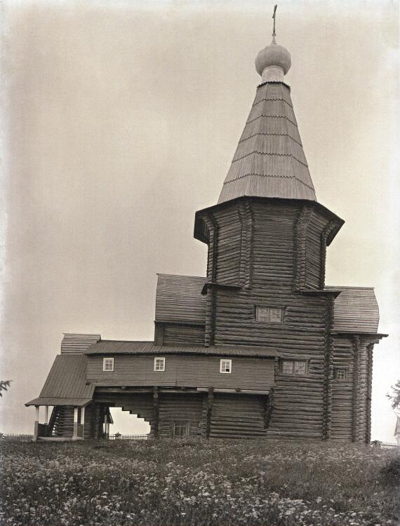 Церковь Флора и Лавра, Ростовское (Виноградовский район, Архангельская область). архивная фотография, Вид храм с южной стороны. Фотография художника В.М. Владимирова, 1913-1915 гг. Из фондов Государственного музея архитектуры (Москва) 