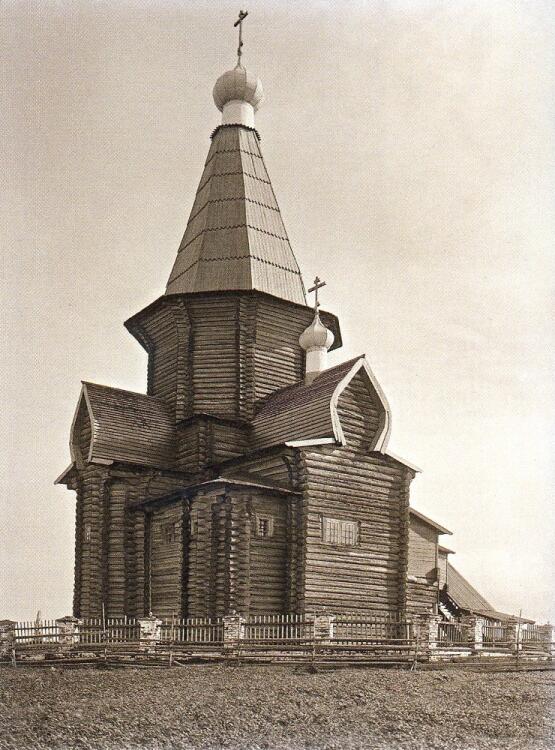 Церковь Флора и Лавра, Ростовское (Виноградовский район, Архангельская область). архивная фотография, Вид храм с северо-востока. Фотография художника В.М. Владимирова, 1913-1915 гг. Из фондов Государственного музея архитектуры (Москва) 