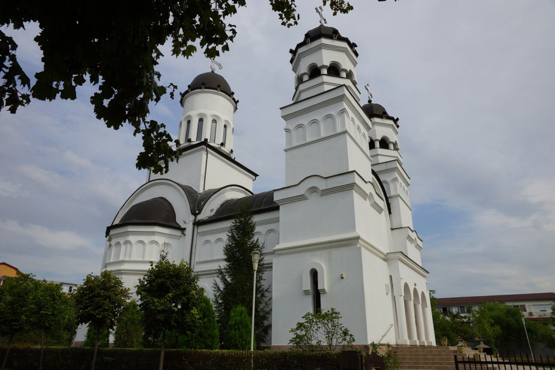Церковь Успения Пресвятой Богородицы, Тимишоара (Тимиш, Румыния). фасады