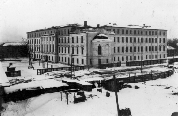 Архангельск. Домовая  церковь Казанской иконы Божией Матери при бывшем женском епархиальном училище. архивная фотография, Фото с сайта http://narfu.ru/life/culture/museum/history/alti/