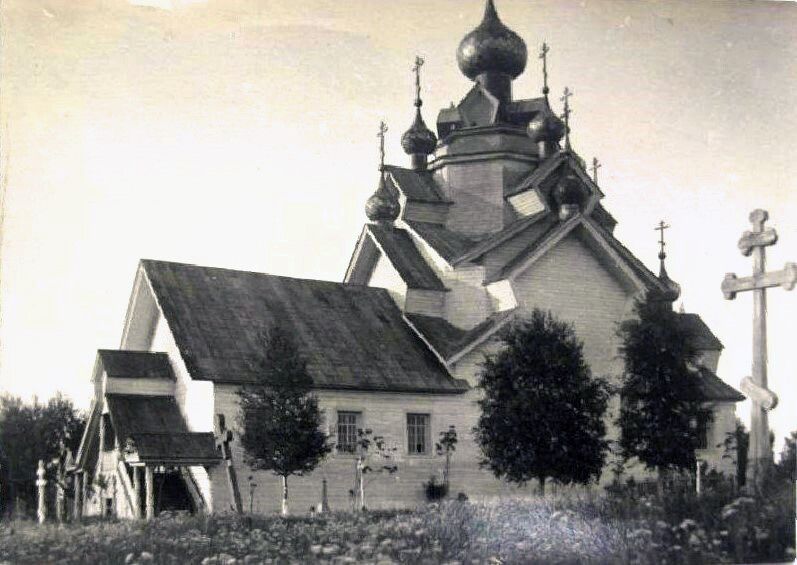 Церковь Николая Чудотворца. Вид с юго-запада, архивная фотография. Церковь Николая Чудотворца, Ошта (Оштинский погост) (Вытегорский район, Вологодская область)
