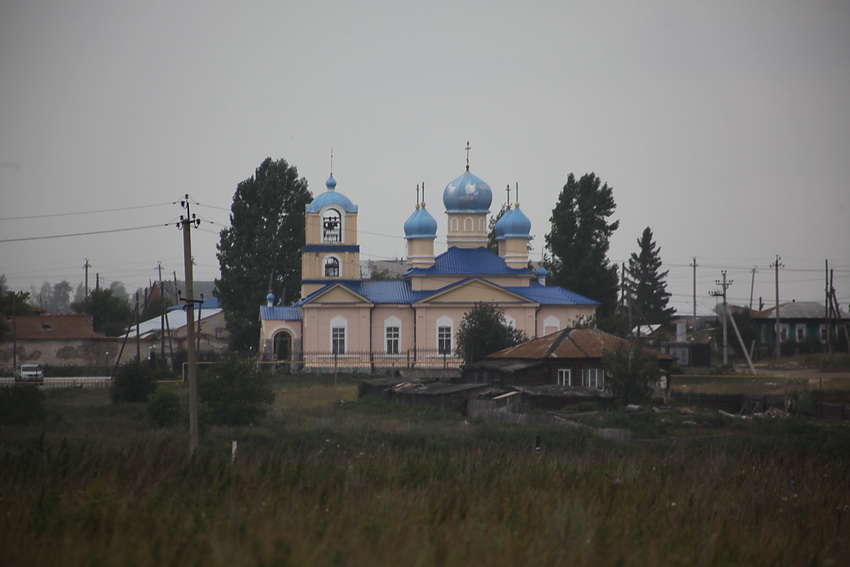 Церковь Вознесения Господня, Кочкарь (Пластовский район, Челябинская область). общий вид в ландшафте, Вид с автодороги Пласт - Демарино