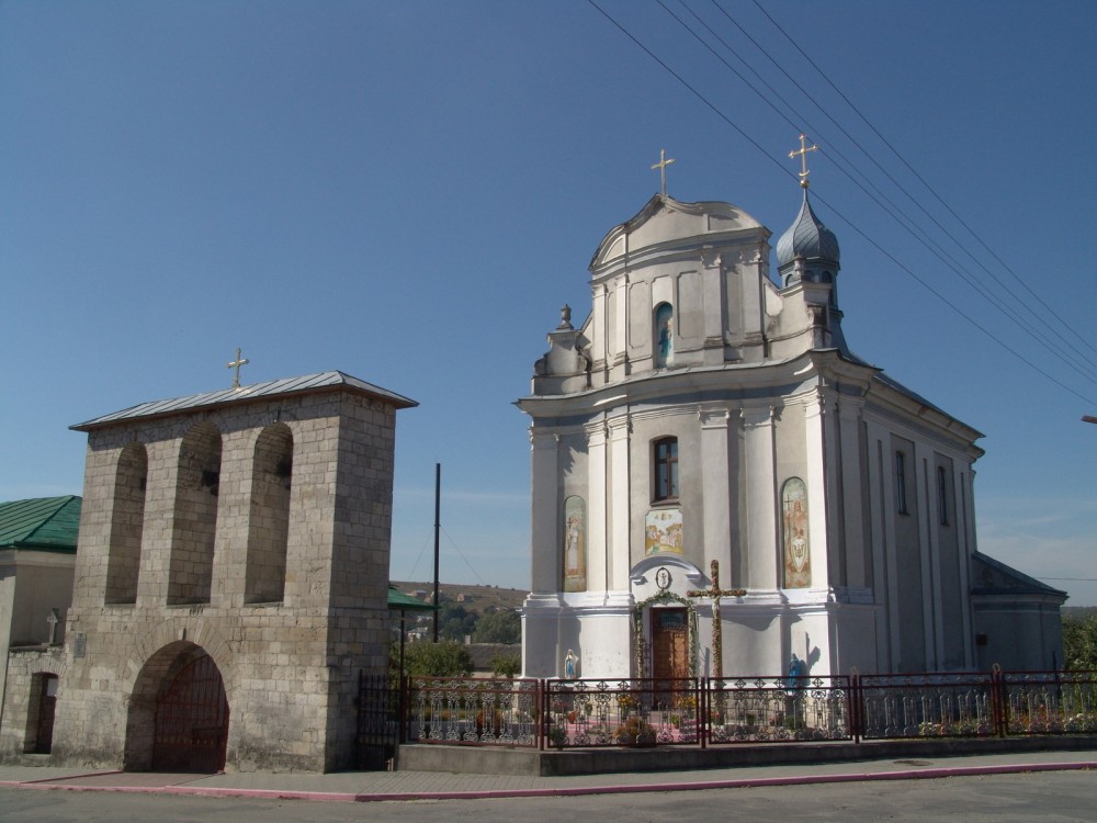 Церковь Успения Пресвятой Богородицы, Збараж (Тернопольский район, Украина, Тернопольская область). фасады
