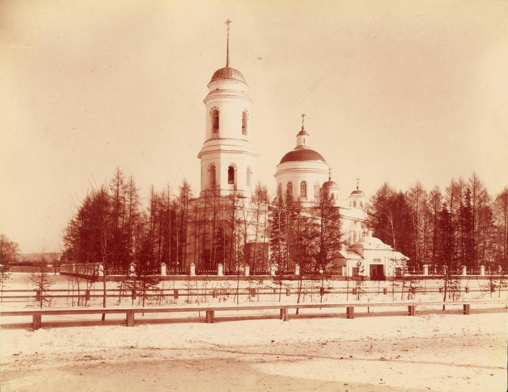 Иркутск. Церковь Успения Пресвятой Богородицы. архивная фотография, 1895 год.Автор:Уильям Генри Джексон. с сайта https://pastvu.com/p/181094