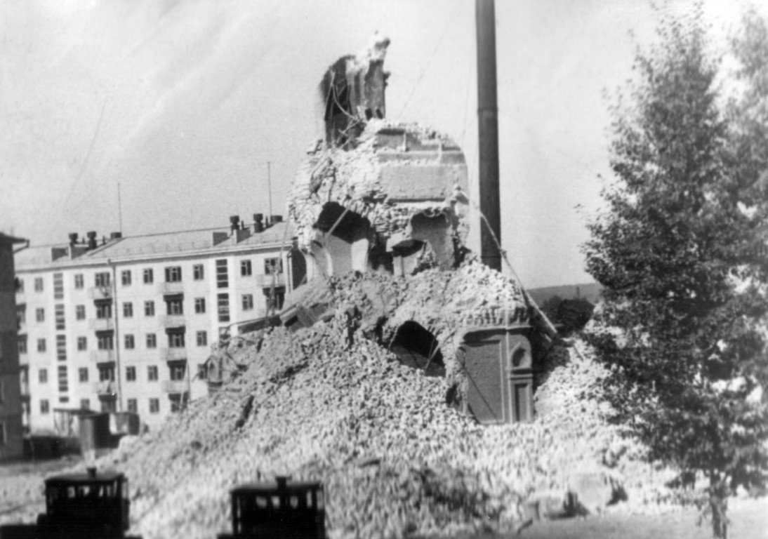 Иркутск. Церковь Александры Римской. архивная фотография, рвали бульдозерами